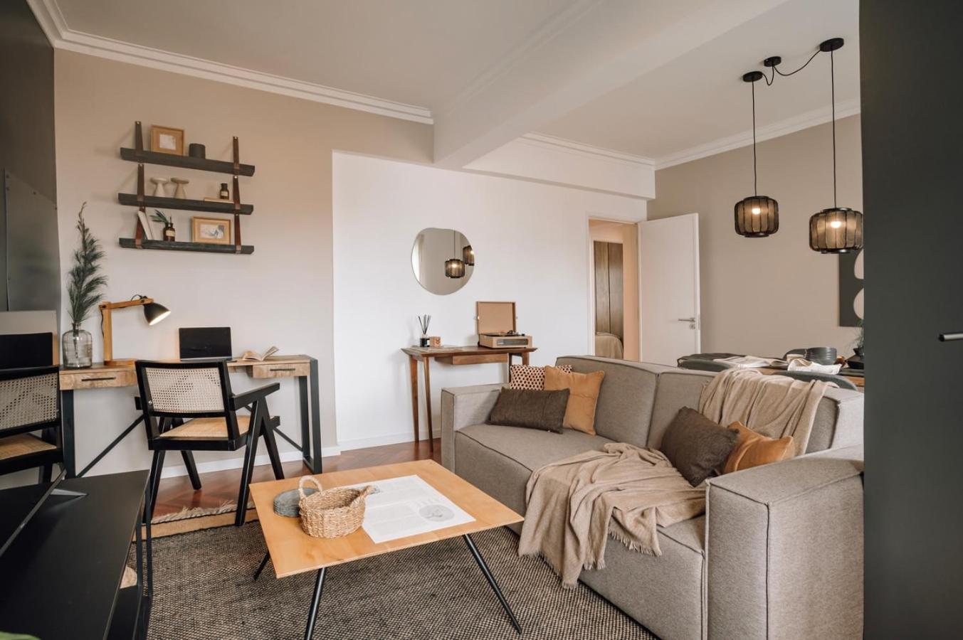 Sabarros - 2 Bedrooms In Alvalade Appartement