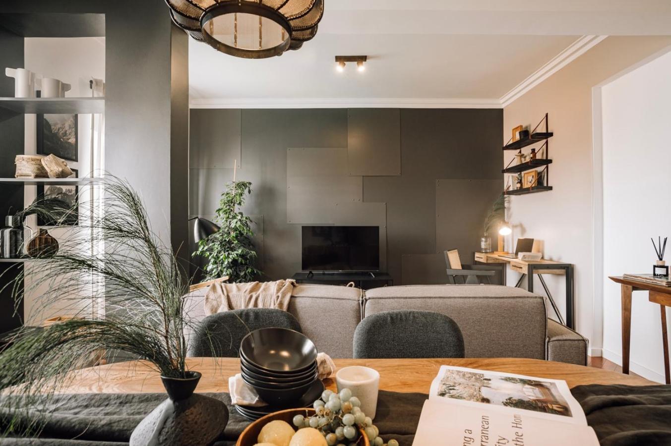 Sabarros - 2 Bedrooms In Alvalade Appartement *